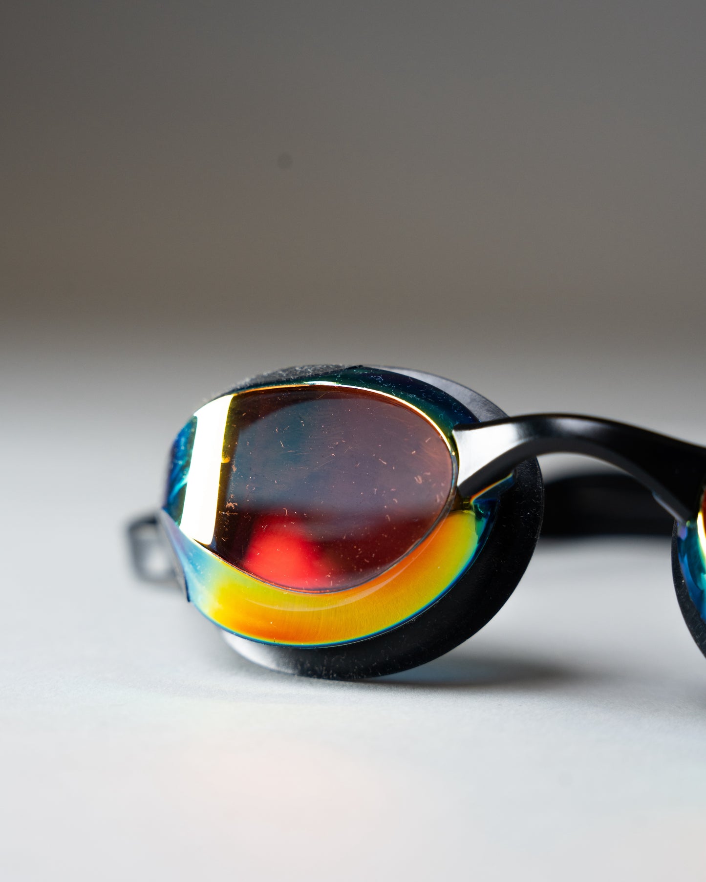 Saeko Jet Rainbow Mirror Black