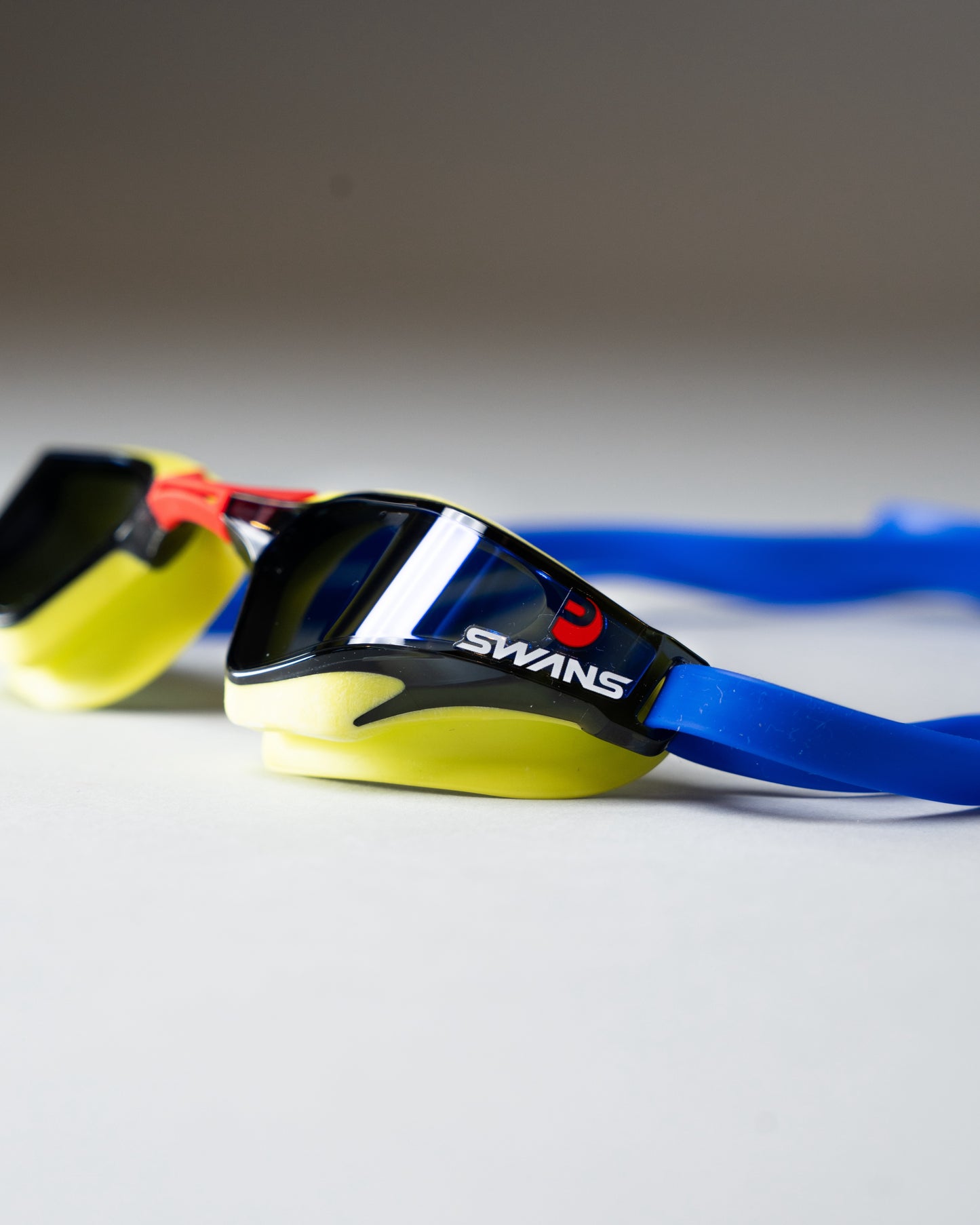 Swans Valkyrie Racing MIT Blue og Yellow